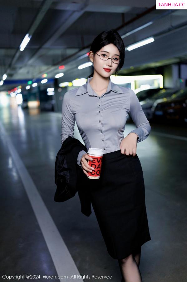   [XiuRen]高清写真图 2024.12.09 No.9567 南乔 OL美腿第26张图片